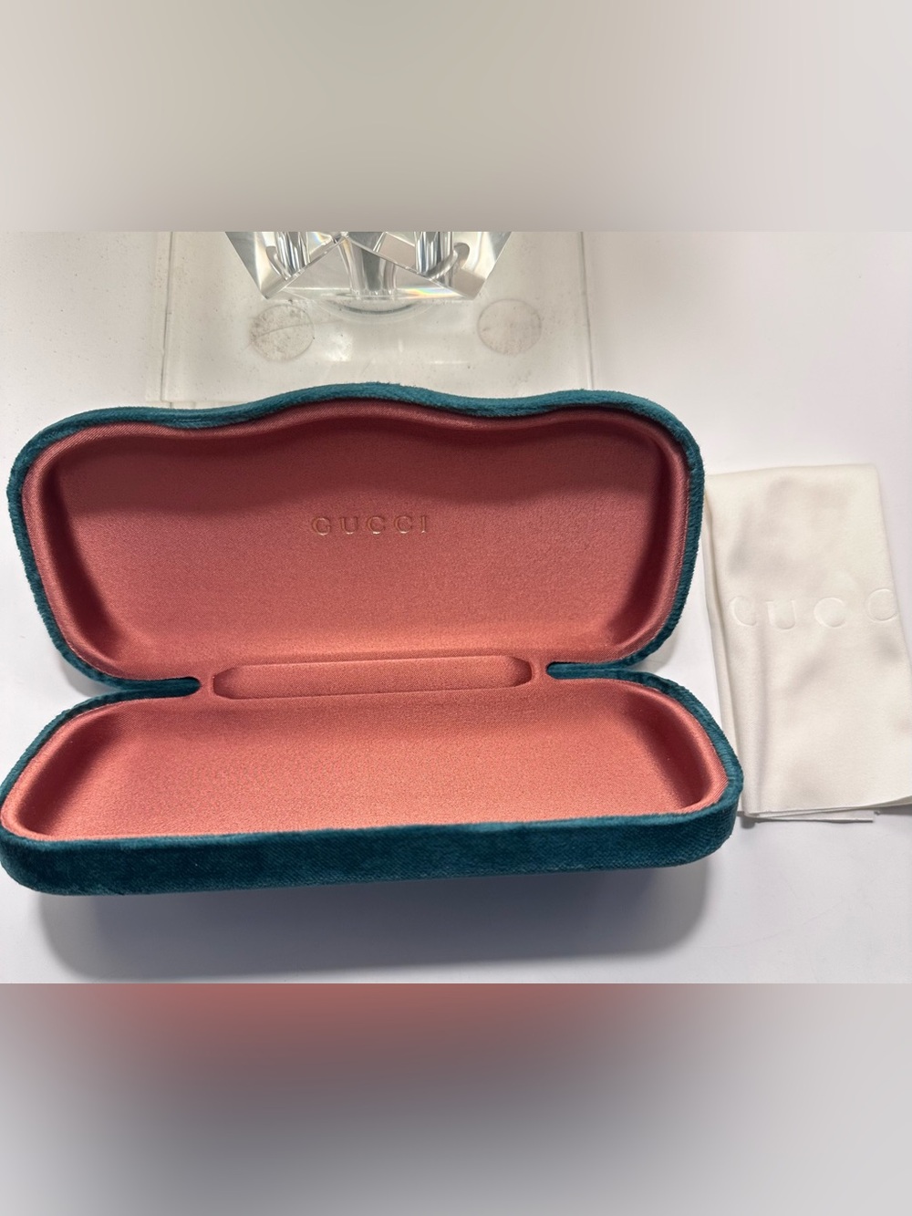 New Gucci Glasses / Sunglasses Case - Emerald green & tan - unused